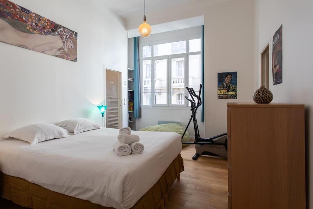 #22 Emma 2bdr Balcony Center Town 2mins Tramway Appartement
