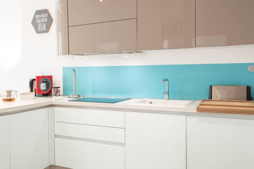 Apartamento #22 Emma 2bdr Balcony Center Town 2mins Tramway *